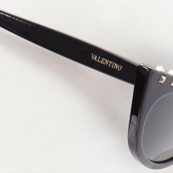 VALENTINO VA4018 Rockstud black gold studded cateye sunglasses main image 6